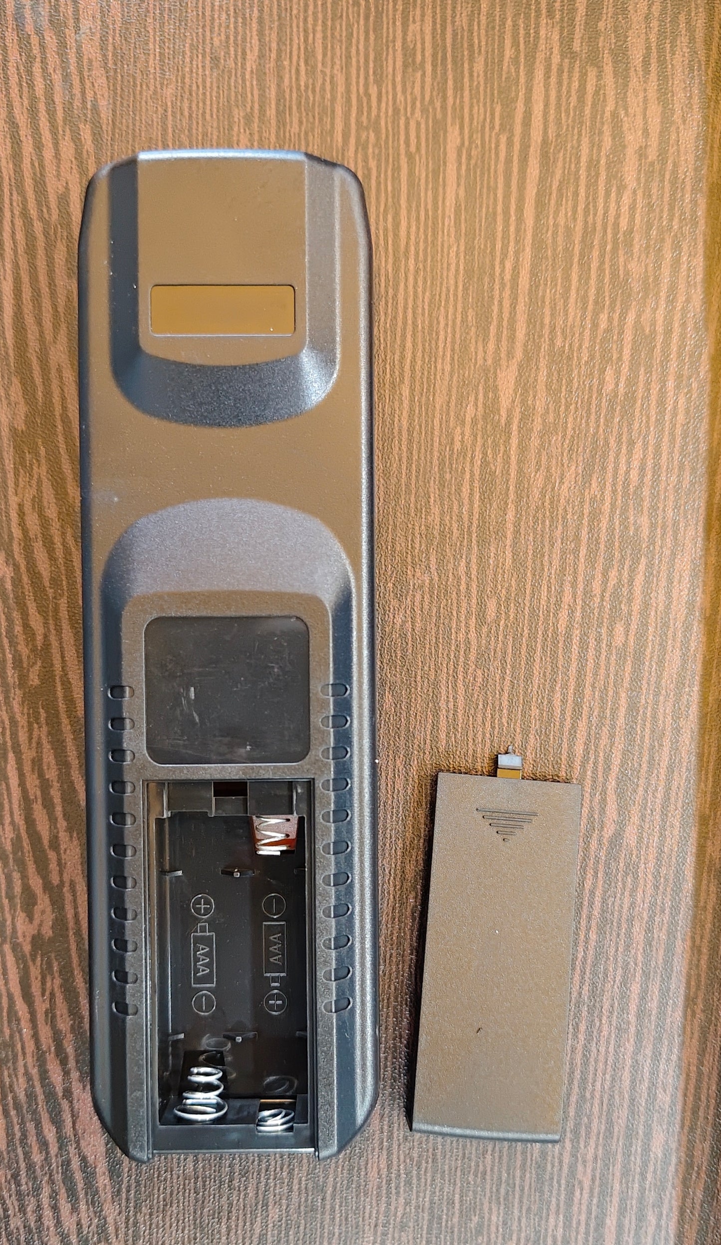 ब्लॉपंक्ट SBW-01 साउंडबार रिमोट कंट्रोल - डॉल्बी डिजिटल होम थिएटर के लिए संगत प्रतिस्थापन#