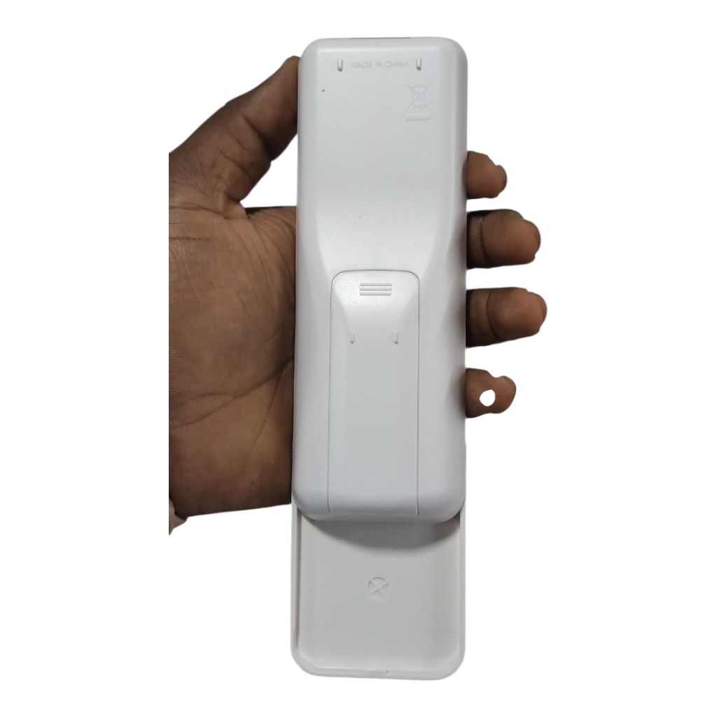 Close-up of Samsung AC Remote Buttons and Good Sleep Function