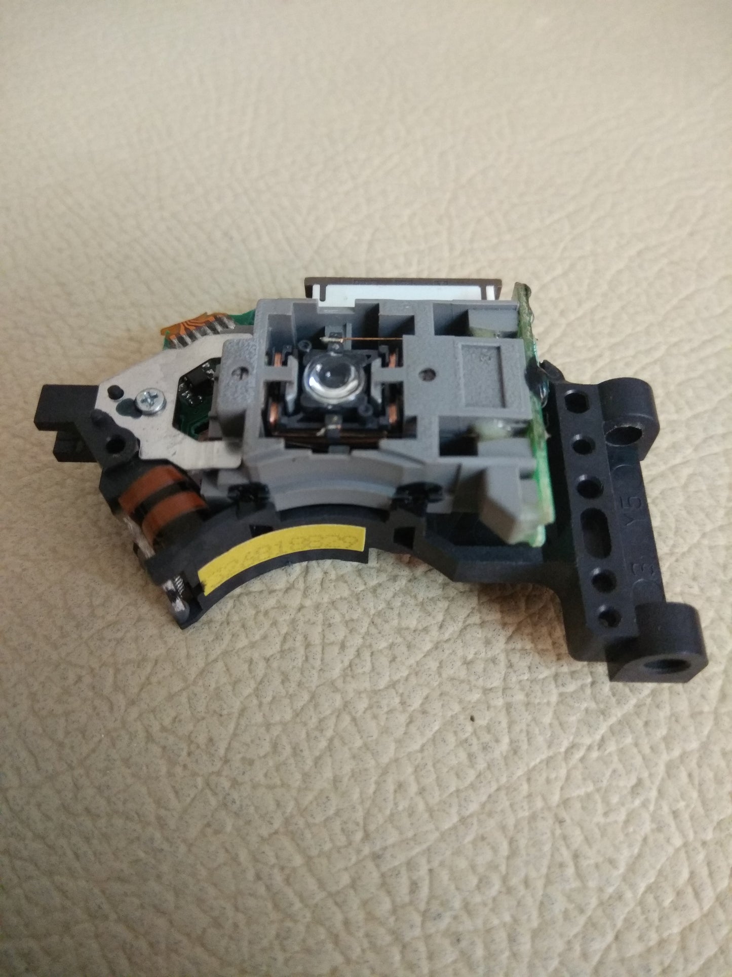 NEW OPTICAL PICK-UP LASER LENS SF-HD65 Suitable FOR DVD - Faritha