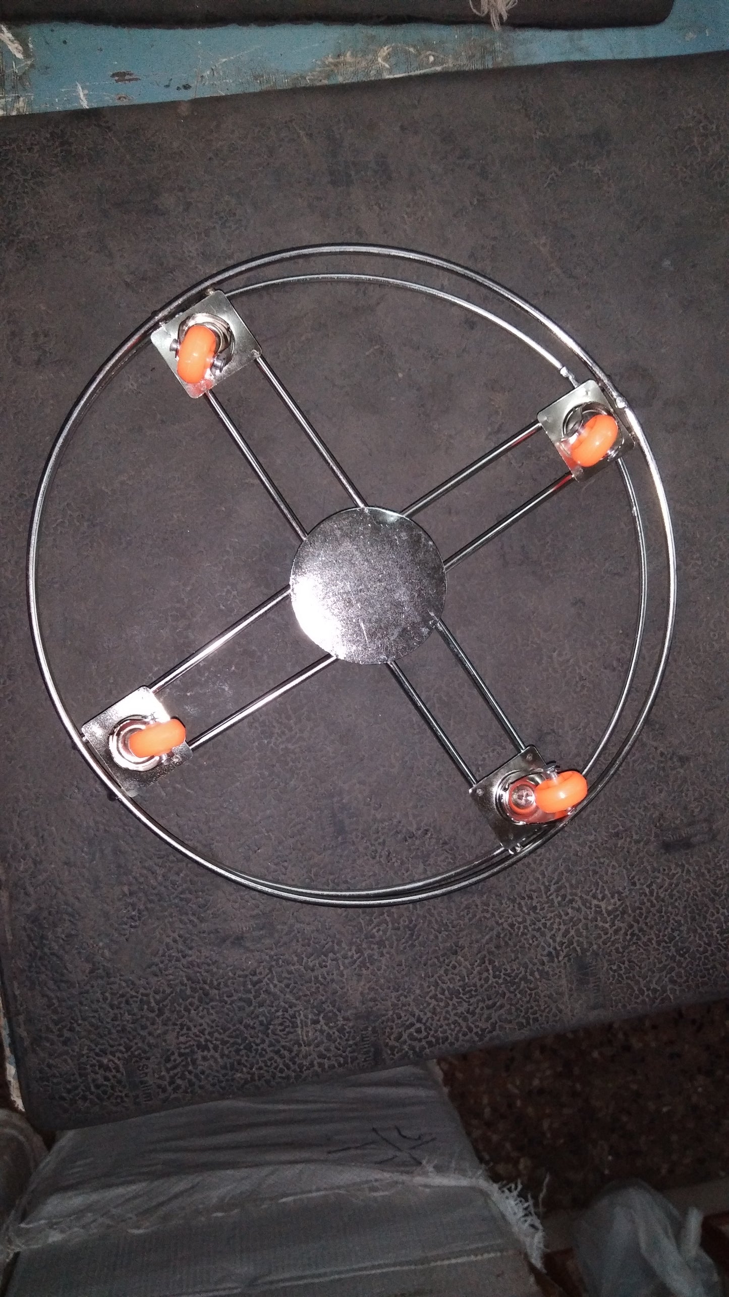 gas cylinder trolly with 4 wheels stainless steel suit for all type of Gas Cylindere - Faritha