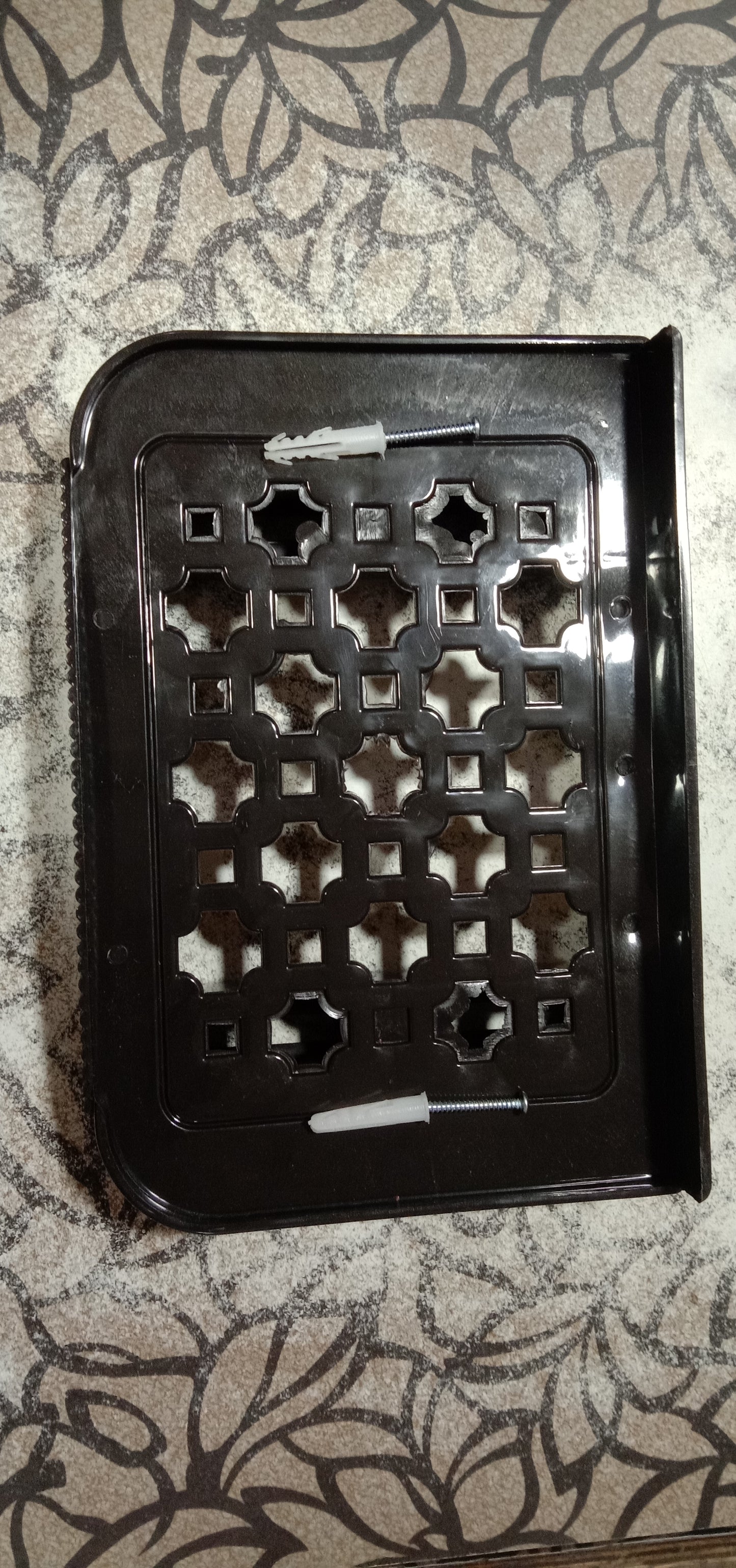 Set top box self with 2 remote holder - Faritha