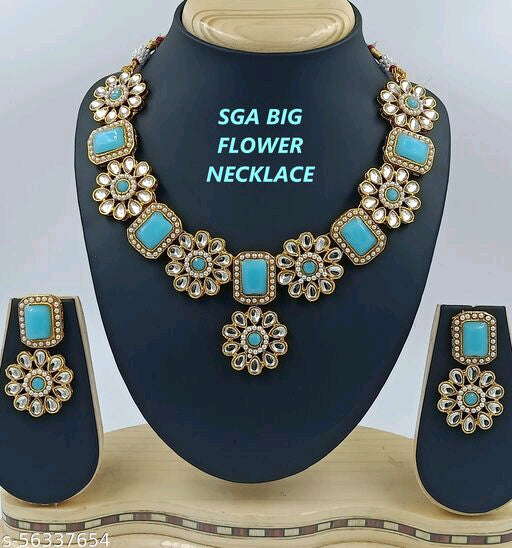 Twinkling Graceful Women Jewellery Set - Faritha