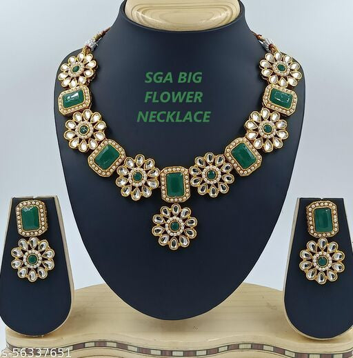 Twinkling Graceful Women Jewellery Set - Faritha