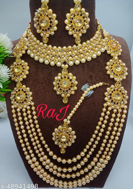Sizzling Chunky Women Necklaces & Chains - Faritha