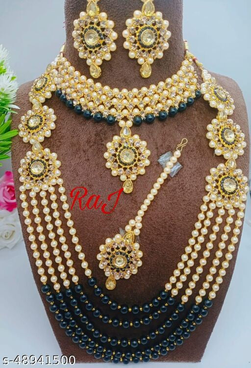 Sizzling Chunky Women Necklaces & Chains - Faritha