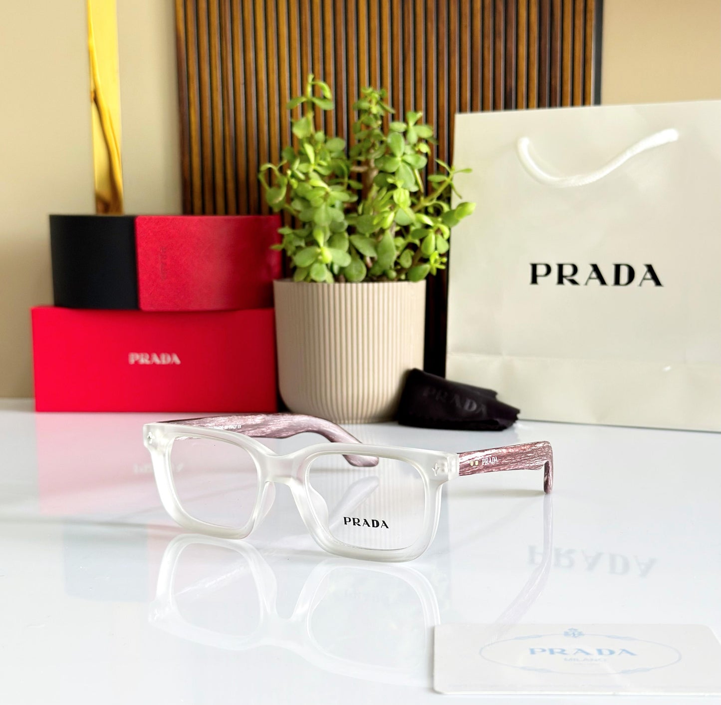 Prada sunglasses-premium quality  frame
