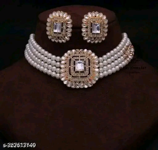 Twinkling Beautiful Jewellery Set – Necklace Earrings Women India Model 4