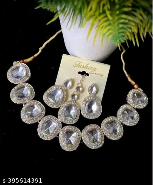 Sizzling Graceful Women Necklace Chain – Party Wear India Model 2