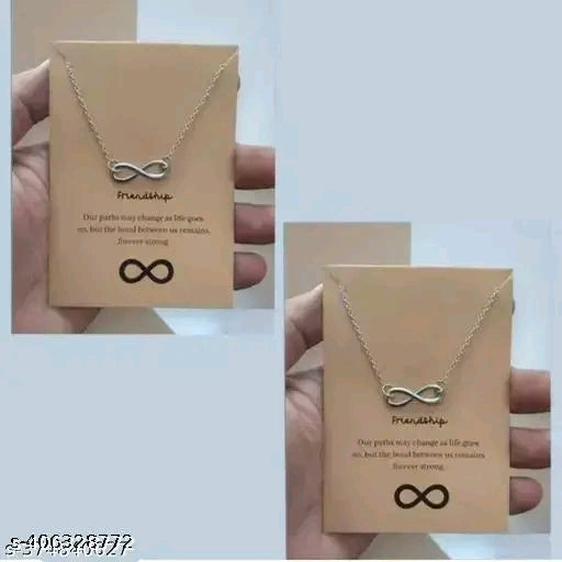 Shimmering Chunky Women Necklace Chain – Bold Statement India Model 1