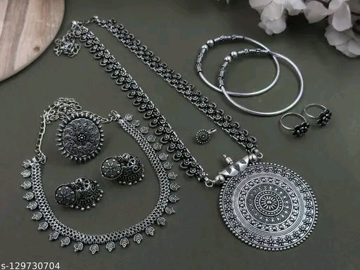 Allure Graceful Gold-Plated Jewelry Set – Adjustable Necklace and Earrings Effortless Elegance India