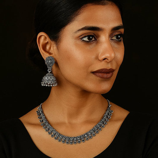 "Feminine Fusion Oxidised Silver Jewelry Set – Trendy Necklace & Earrings"